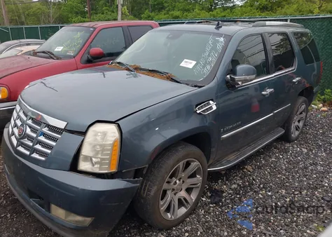 2008 Cadillac Escalade Standard z USA, uszkodzony, nr VIN 1GYFK63848R101276